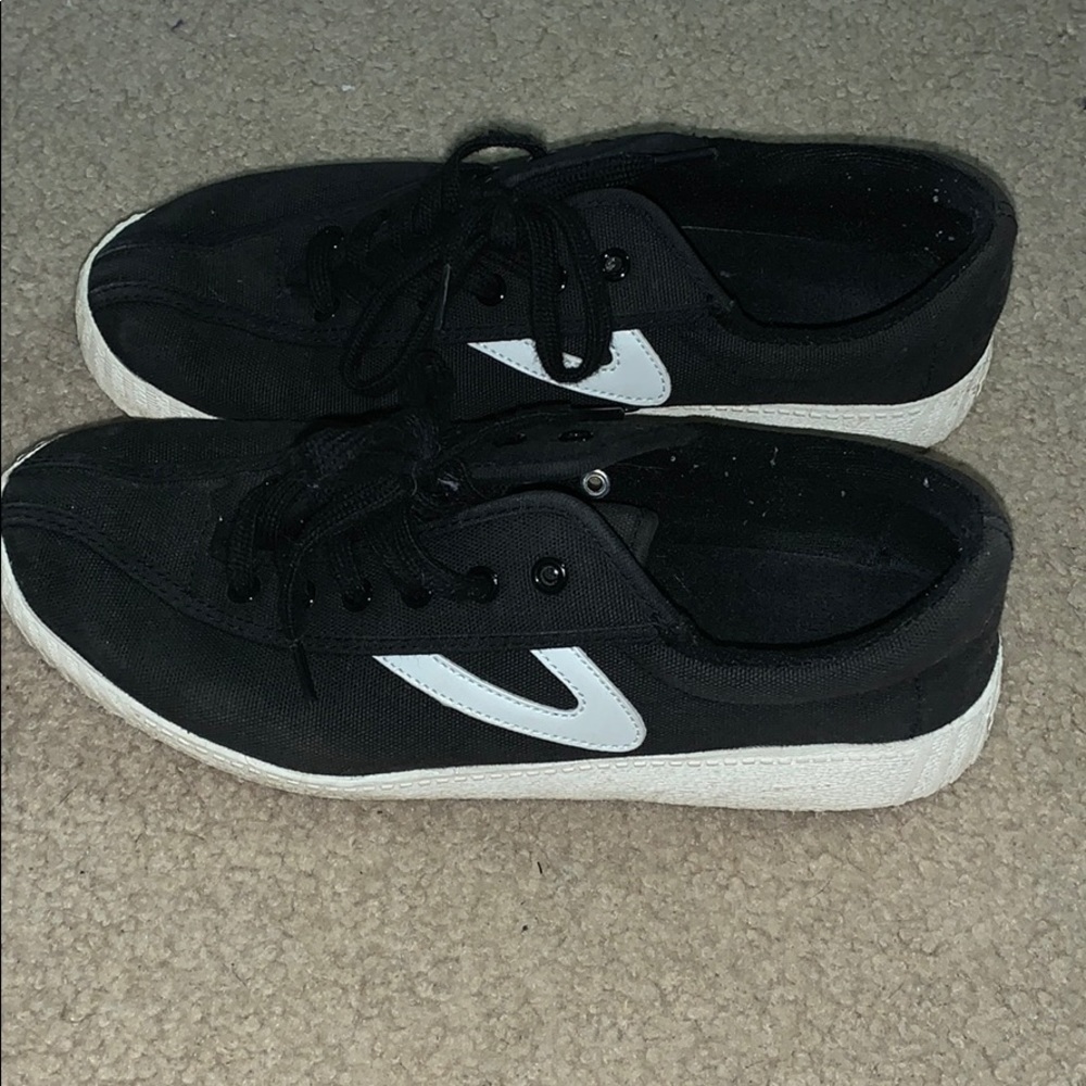 Black Tretorn sneakers size 8.5